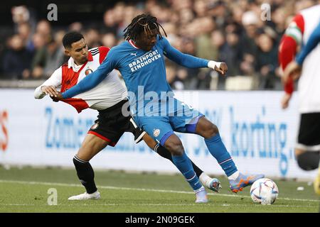 ROTTERDAM - (LR) Marcos Lopez di Feyenoord, Johan Bakayoko di PSV Eindhoven durante la partita della Premier League olandese tra Feyenoord e PSV a Feyenoord Stadion de Kuip il 5 febbraio 2023 a Rotterdam, Paesi Bassi. ANP MAURICE VAN PIETRA Foto Stock