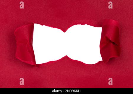 Foglio di carta strappato rosso con spazio intero per il testo Foto Stock