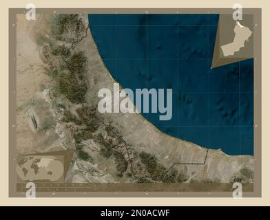 Al Batinah nord, regione di Oman. Mappa satellitare ad alta risoluzione. Mappe delle posizioni ausiliarie degli angoli Foto Stock