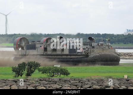 Prefettura di Chiba, Giappone - 31 agosto 2008: LCAC (Landing Craft Air Cushion) della Marina degli Stati Uniti condurre un exerc di atterraggio anfibio Foto Stock