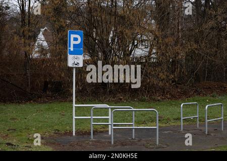 Cartello per parcheggio biciclette e moto Foto Stock