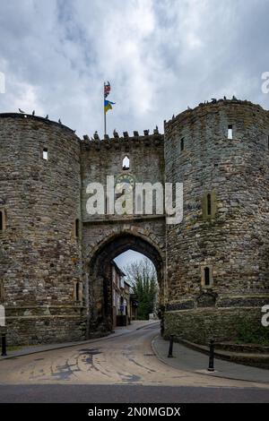 RYE, INGHILTERRA - 19th APRILE 2022 : The Landgate, ingresso fortificato, Sussex orientale, Inghilterra Foto Stock