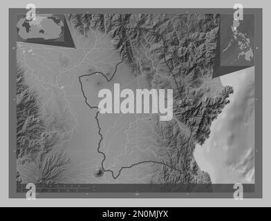 Nueva Ecija, provincia delle Filippine. Mappa in scala di grigi con laghi e fiumi. Mappe delle posizioni ausiliarie degli angoli Foto Stock