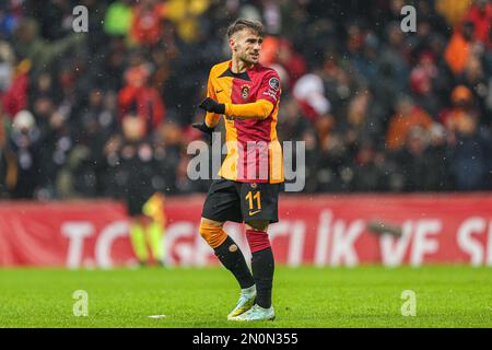 ISTANBUL, TURCHIA - 5 FEBBRAIO: Yunus AKGUN di Galatasaray durante la partita turca Super Lig tra Galatasaray e Trabzonspor a Nef Stadyumu il 5 febbraio 2023 a Istanbul, Turchia (Foto di Orange Pictures) Foto Stock