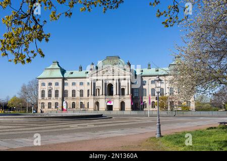 Palaisplatz e Palazzo Giapponese, Dresda, Sassonia, Germania, Europa Foto Stock