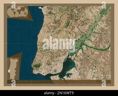 Lisboa, distretto del Portogallo. Mappa satellitare a bassa risoluzione. Posizioni delle principali città della regione. Mappe delle posizioni ausiliarie degli angoli Foto Stock