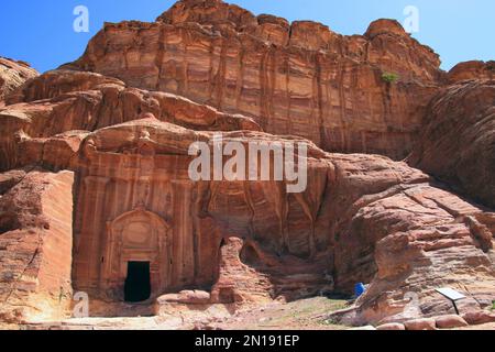 Tempio scavato nella roccia, Petra, Giordania Foto Stock