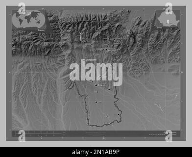 Arges, contea di Romania. Mappa in scala di grigi con laghi e fiumi. Località e nomi delle principali città della regione. Posizione ausiliaria ad angolo Foto Stock