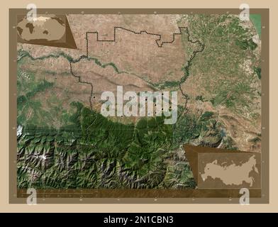 Cecenia, repubblica di Russia. Mappa satellitare a bassa risoluzione. Posizioni delle principali città della regione. Mappe delle posizioni ausiliarie degli angoli Foto Stock