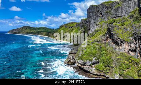 Antenna di la Gueule du monstre (la bocca del mostro) grotta, Rurutu, isole australiane, Polinesia francese, Sud Pacifico, Pacifico Foto Stock