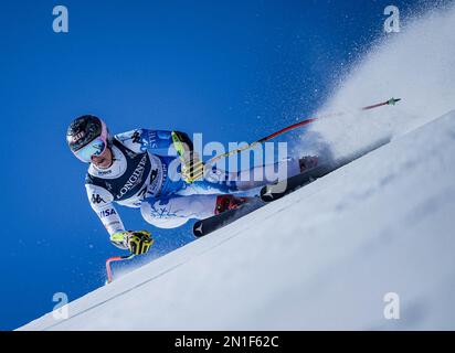 Courchevel, Francia. 06th Feb, 2023. Sci alpino: Campionato del mondo: Combinato, Donne: Isabella Wright degli Stati Uniti sci nel primo evento della Alpine combinato, il super-G. I Campionati mondiali di sci si terranno a Courchevel e Meribel nelle Alpi francesi Credit: Michael Kappeler/dpa/Alamy Live News Foto Stock