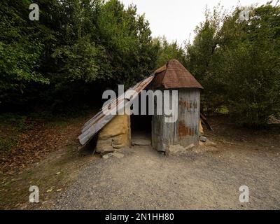 Antichi resti storici di insediamento cinese tradizionali semplici capanne di argilla in Arrowtown vicino Queenstown Otago South Island Nuova Zelanda Foto Stock