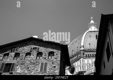 Intorno a Firenze, con vista sulla città al tramonto da Piazzale Michelangelo Foto Stock