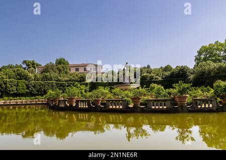 Intorno ai Giardini di Boboli, uno splendido spazio pubblico nel cuore di Firenze Foto Stock