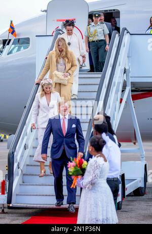 Re Willem-Alexander, la regina Maxima e la principessa Amalia dei Paesi Bassi arrivano all'aeroporto internazionale della principessa Juliana, il 06 febbraio 2023, per una visita di 2 giorni a St Maarten il 7th° giorno della visita ai Caraibi Foto: Albert Nieboer/Netherlands OUT/Point de Vue OUT Foto Stock