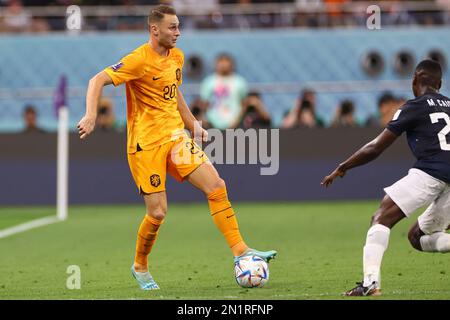 DOHA, QATAR - 25 NOVEMBRE: Teun Koopmeiners durante la Coppa del mondo FIFA Qatar 2022 Group Una partita tra Paesi Bassi ed Ecuador al Khalifa International Stadium il 25 novembre 2022 a Doha, Qatar. (Foto di MB Media) Foto Stock