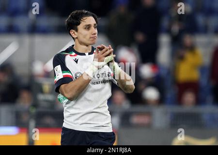 L'italiano Ange Capuozzo saluta i suoi sostenitori alla fine delle sei Nazioni 2023, partita di rugby tra Italia e Francia il 5 febbraio 2023 allo Stadio Olimpico di Roma - Foto Federico Proietti / DPPI Foto Stock