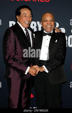 LOS ANGELES - DEC 3: Smokey Robinson, Berry Gordy al MusiCares 2023 persone dell'anno al Los Angeles Convention Center il 3 febbraio 2023 a Los Angeles, CA Foto Stock