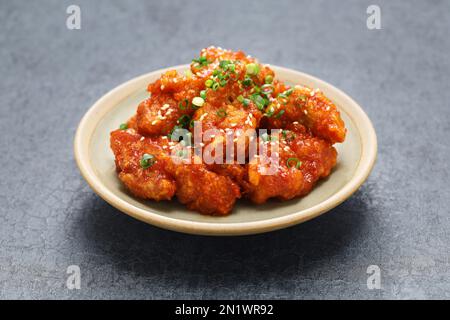 Pollo Yangnyeom, pollo fritto in stile coreano Foto Stock