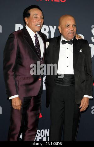 3 febbraio 2023, Los Angeles, CA, USA: LOS ANGELES - DEC 3: Smokey Robinson, Berry Gordy al MusiCares 2023 persone dell'anno al Los Angeles Convention Center il 3 febbraio 2023 a Los Angeles, CA (Credit Image: © Kay Blake/ZUMA Press Wire) SOLO PER USO EDITORIALE! Non per USO commerciale! Foto Stock