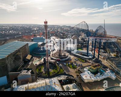 Blackpool Pleasure Beach BPB Aerial Update chiuso la stagione 2023, Inc Big One Re Tracking Foto Stock