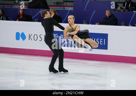 Torino, Italia. 10th Dec, 2022. Katerina Mrazkova e Daniel Marzek (CZE) si esibiscono durante la Junior Ice Dance - Free Dance del Gran Premio della ISU di Fighter Skating Final di Torino a Palavela. (Foto di Davide di Lalla/SOPA Images/Sipa USA) Credit: Sipa USA/Alamy Live News Foto Stock