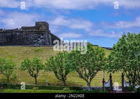La fortezza del 16th ° secolo di São João Baptista in Angra do Heroismo, Terceira Island, Azzorre, Portogallo. Foto Stock