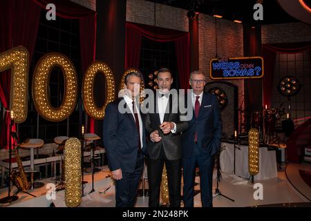 Markus Lanz, Kai Pflaume und Guenther Jauch beim Fototermin nach der Aufzeichnung der 1000. Ausgabe von -Wer weiss denn sowas- (ARD) im Studio Hamburg Foto Stock
