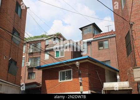 Edifici di appartamenti in villa tradizionali a Seoul, Corea Foto Stock