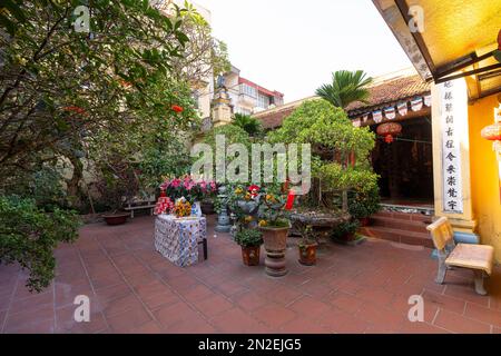 Hanoi, Vietnam, gennaio 2023. Tempio di BA NGO nel vecchio quartiere Foto Stock