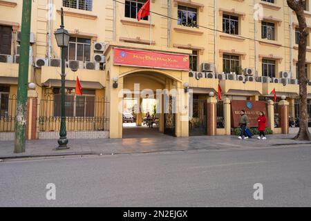 Hanoi, Vietnam, gennaio 2023. vista dell'edificio della sede centrale della previdenza sociale del vietnam nel centro della città Foto Stock