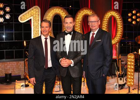 Markus Lanz, Kai Pflaume e Guenther Jauch Markus partecipano alla "Wer weiß denn sowas?" 1000th° anniversario Photocall il 6 febbraio 2023 ad Amburgo, Ger Foto Stock