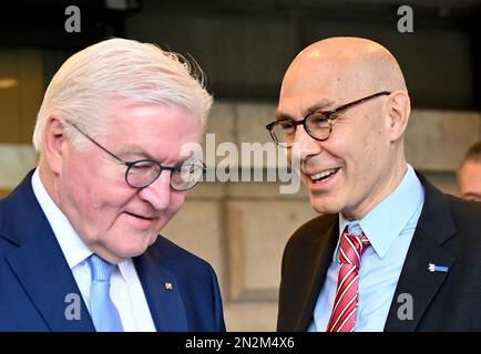 Genf, Svizzera. 07th Feb, 2023. Il presidente tedesco Frank-Walter Steinmeier (l) incontra Volker Türk, Alto Commissario delle Nazioni Unite per i diritti umani. Il Presidente federale ha diverse nomine a Ginevra con il Comitato Internazionale della Croce Rossa. Credit: Britten/dpa/Alamy Live News Foto Stock