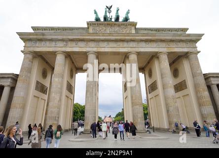 BERLINO - GERMANIA - 9 LUGLIO 2022: Porta di Brandeburgo, Berlino, Germania Foto Stock