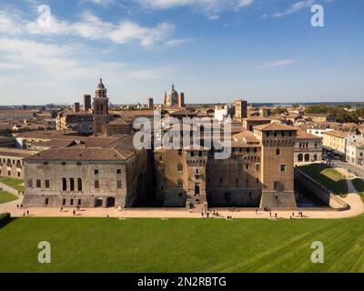 Skyline di Mantova e il Castello medievale di San Giorgio, Mantova, Lombardia, Italia Foto Stock