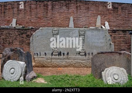 08 24 2015 pietra ha rovinato il buddhista Maha Chaitya, un grande stupa costruito nel III secolo a.C. ad Amaravati, Andhra Pradesh India Asia. Foto Stock