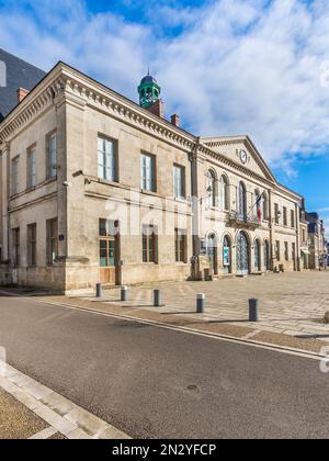 19/20th stile architettonico classico del secolo Municipio / Mairie / Hotel de Ville - le Blanc, Indre (36), Francia. Foto Stock
