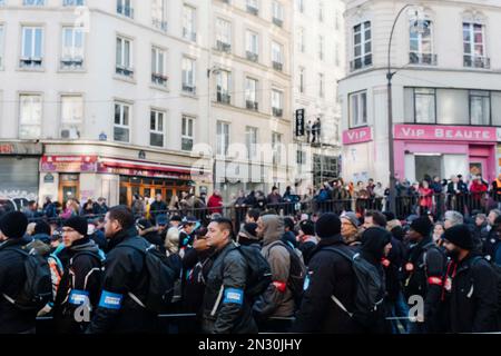 Jan Schmidt-Whitley/le Pictorium - dimostrazione il 7 febbraio contro la riforma delle pensioni a Parigi - 7/2/2023 - Francia / Parigi / Parigi - la manifestazione parigina, con decine di migliaia di manifestanti, è iniziata intorno alle 2pm da Place de l'Opera, in direzione di Place de la Bastille Foto Stock