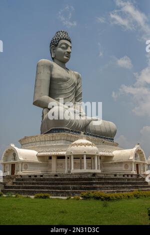 08 24 2015 statua del Buddha di Dhyana 125 piedi (38 m) sulle rive del fiume Krishna Amravati Andhra Pradesh INDIA Asia. Foto Stock