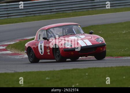 Jamie Keevill, Lotus Elan S2, Adams e Page Swinging Sessanta, Gruppo 2, vetture oltre 2000cc, divise in 6 classi G a i, una gara di quaranta minuti con la Foto Stock