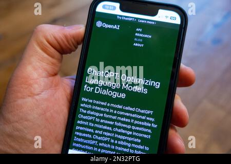 Schermata iniziale di OpenAI ChatGPT visualizzata sul telefono cellulare Foto Stock