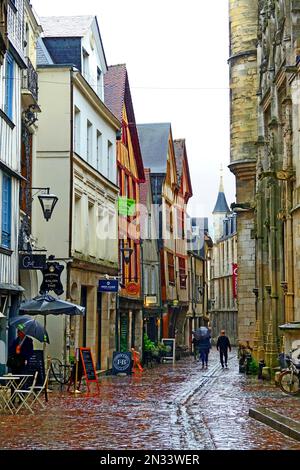 Rouen è una città sul fiume Senna nel nord della Francia. È la prefettura della regione della Normandia e il dipartimento della Senna Marittima. Foto Stock