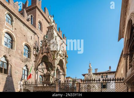Scaliger Monumento funerario gotico delle Tombe Scaligere (Arche Scaligere) - 14th ° secolo - Verona, Veneto, Italia, Nord Italia, Europa Foto Stock