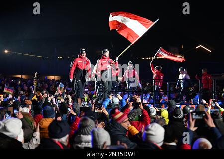 Oberhof, Germania. 07th Feb, 2023. Gli atleti austriaci arrivano alla cerimonia di apertura in occasione dei Campionati Mondiali di Biathlon. Credit: Hendrik Schmidt/dpa/Alamy Live News Foto Stock