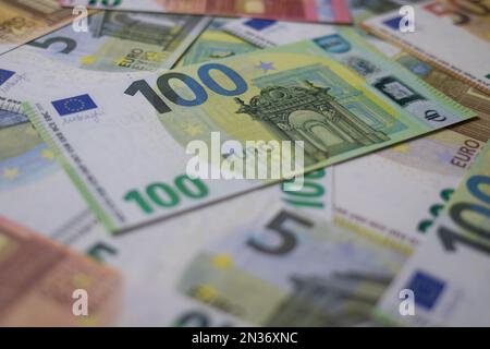 Primo piano delle banconote in euro Foto Stock