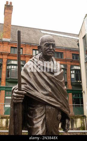Statua di Mahatma Gandhi a Manchester, Regno Unito Foto Stock