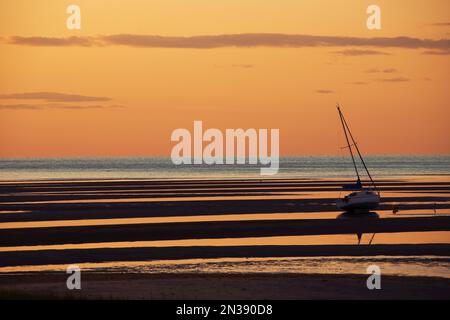 Barca a vela, Primo incontro Beach, Eastham, Cape Cod, Massachusetts, STATI UNITI D'AMERICA Foto Stock