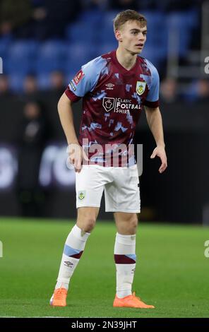 7th febbraio 2023: Turf Moor, Burnley, Lancashire, Inghilterra; fa Cup Football, Burnley contro Ipswich Town; Scott Twine di Burnley Foto Stock