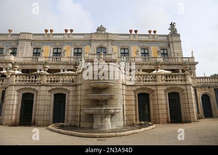 Queluz, Lisbona, Portogallo - 21 novembre 2022: Bellissimo Palazzo Nazionale di Queluz a Lisbona Foto Stock