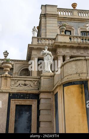 Queluz, Lisbona, Portogallo - 21 novembre 2022: Bellissimo Palazzo Nazionale di Queluz a Lisbona Foto Stock